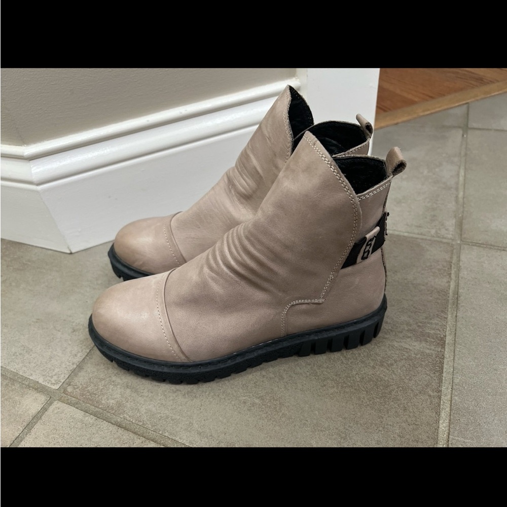 Miz Mooz boots
